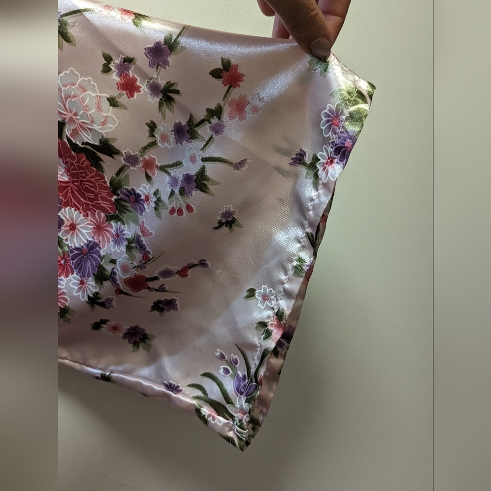 Pink Floral Robe - Picture 8 of 9